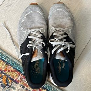 New Balance Men’s Sneakers